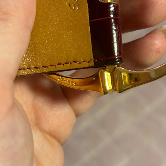 Hermes Burgundy Croc-Embossed Belt with Gold Buckle - Picture 4 of 6